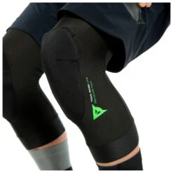 Dainese - Trail Skins Lite Knee Guards - Protector 13 Dainese - Trail Skins Lite Knee Guards - Protector -Continental Sport dainese trail skins lite knee guards protector detail 6