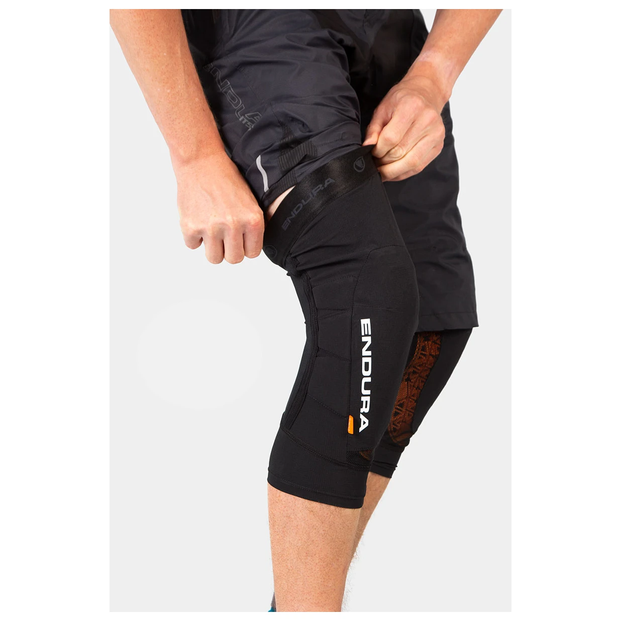 Endura - MT500 D3O Ghost Knee Pads - Protector 4 Endura - MT500 D3O Ghost Knee Pads - Protector - Image 2